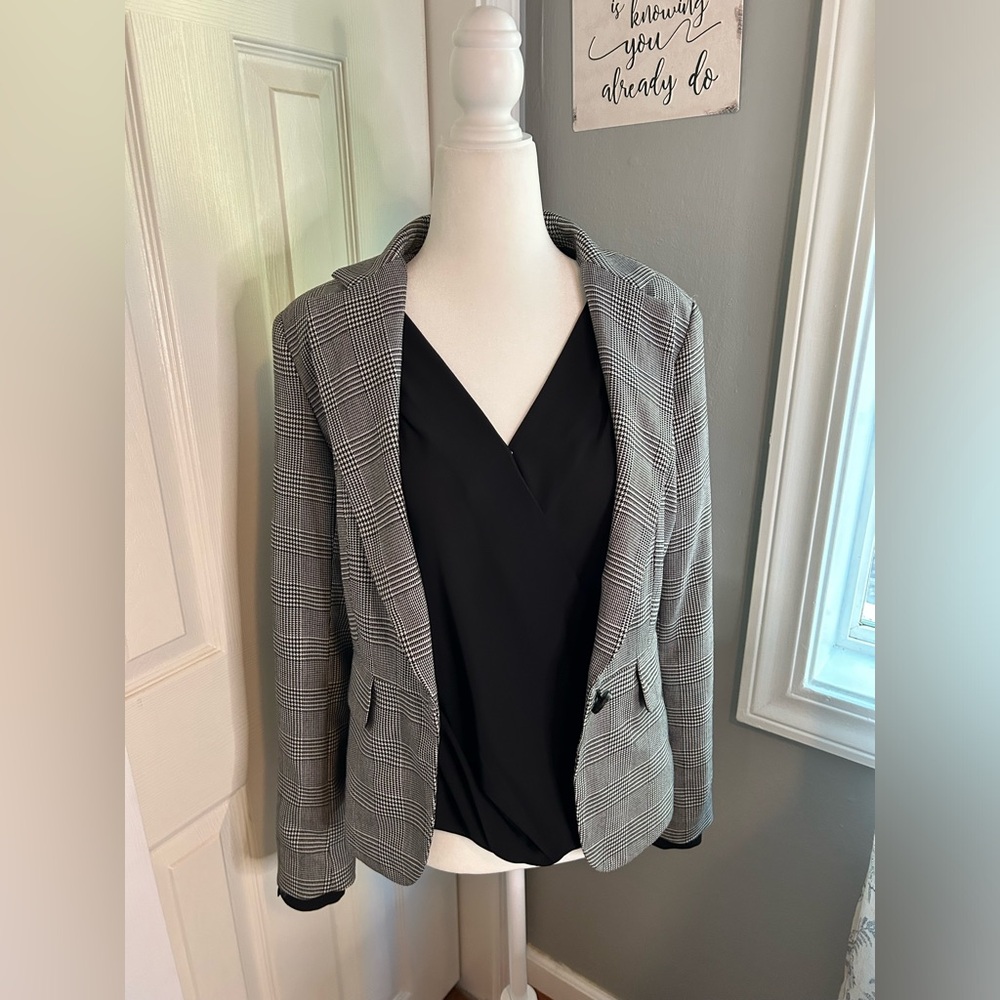 NWOT New York & Company black and white houndstooth and plaid blazer size 2